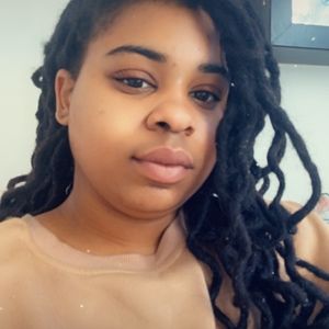 Meet your Posher, Mia